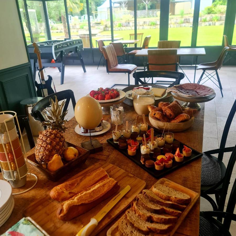 ホテル Le Manoir Des Marronniers Sully  エクステリア 写真