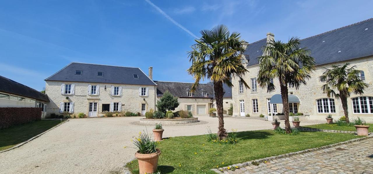 ホテル Le Manoir Des Marronniers Sully  エクステリア 写真