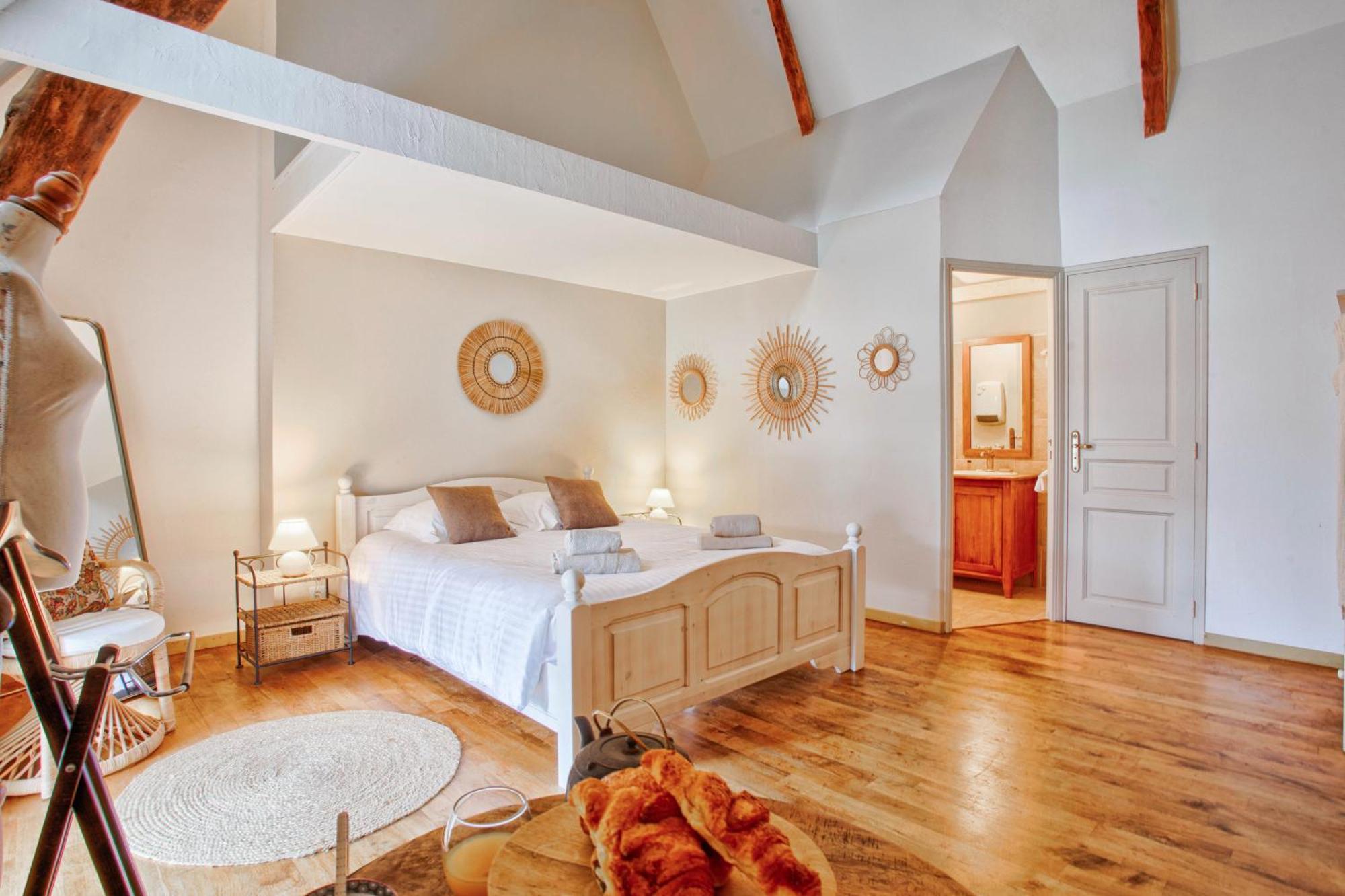ホテル Le Manoir Des Marronniers Sully  エクステリア 写真
